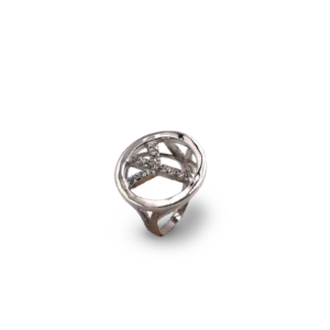 Eleganter Ring, besetzt mit funkelnden kleinen Diamanten.