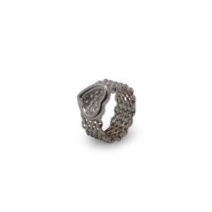 Silberner Ring mit Herz-Design.